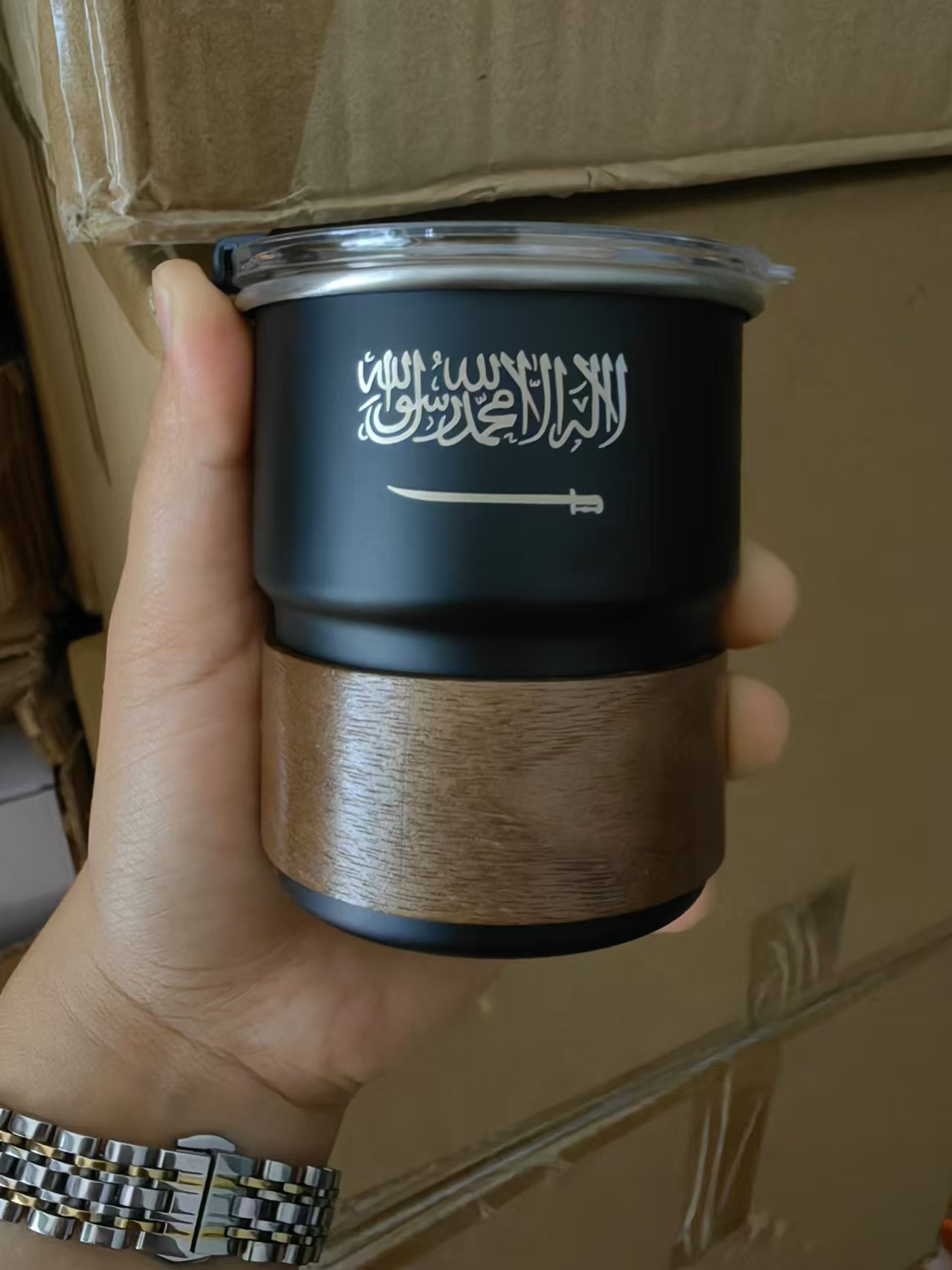 Coffee Equipment Eu - Флаг Саудовской Аравии с логотипом, чашка